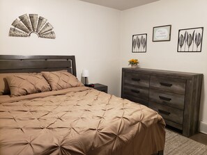 2 chambres, fer et planche à repasser, Wi-Fi, draps fournis