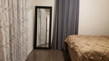 2 habitaciones, tabla de planchar con plancha, wifi y ropa de cama