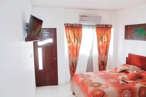 22 bedrooms, WiFi, bed sheets