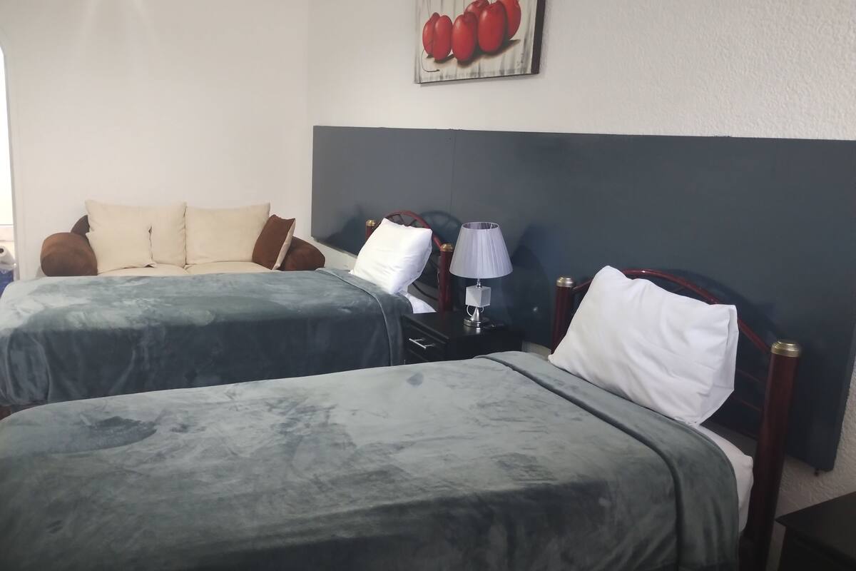 Habitación 37 | In-room safe, blackout curtains, free WiFi, bed sheets