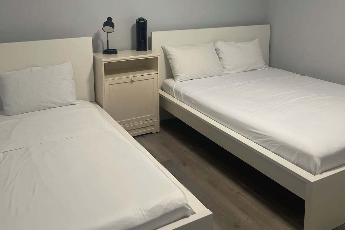 Free minibar, laptop workspace, free WiFi