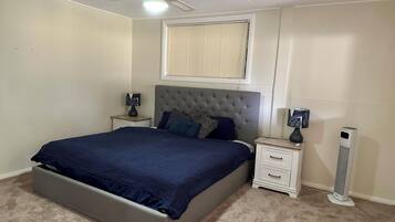 1 bedroom, bed sheets