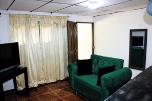 Living area - Apartamento, frente a la playa ,10 minutos aeropuerto10 minutos centro histórico (Cartagena)