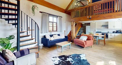 West Hollowcombe Farm Cottages - full site