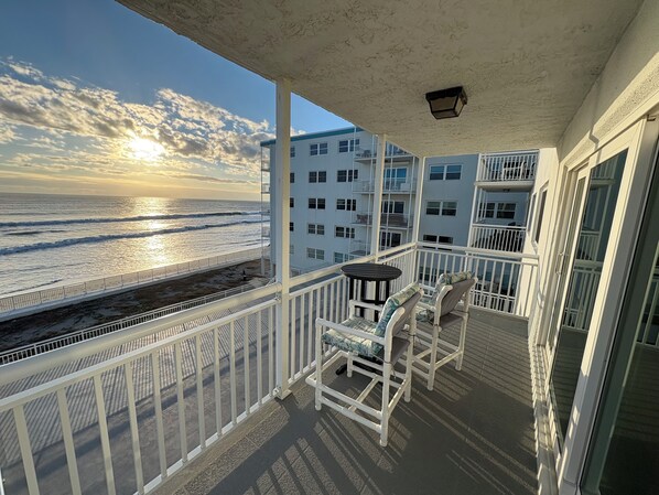 Property grounds - 1/1 Ocean View Condo at Sandpiper. Watch rocket launches from the balcony! (Satellite Beach)