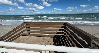 1/1 Ocean View Condo at Sandpiper. Watch rocket launches from the balcony!