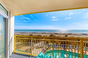 Property grounds - Oceanfront condo with beach access, pools, hot tubs, fitness room, balcony, & AC (North Myrtle Beach)