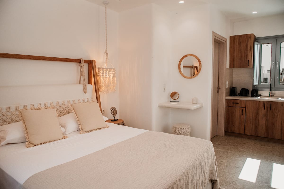 Suite Studio Supérieure | 1 chambre, matelas mémoire de forme, coffres-forts dans les chambres