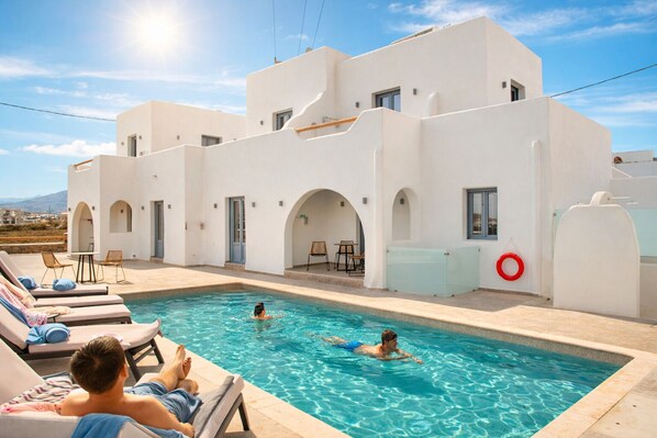 Memory foam beds, in-room safe, individually decorated - Anais Of Naxos (Naxos)