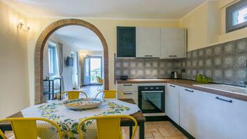 Frigorifero, forno, lavastoviglie, tostapane