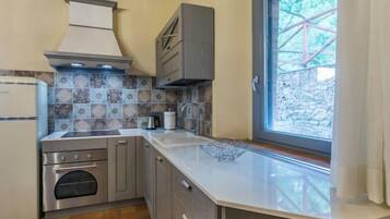 Fridge, oven, dishwasher, toaster