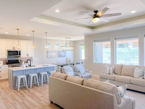 Smart TV, table tennis