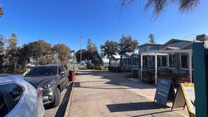 Property grounds - Beachside Bliss (Elwood)