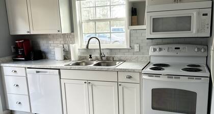 Quiet cozy duplex oasis