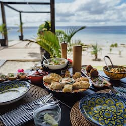 Tempat makan luar