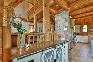 Interior - Eagle's Nest CITQ 271666 (Mont-Blanc)