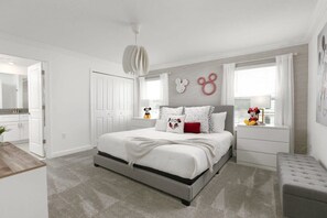 4 habitaciones, tabla de planchar con plancha, cuna de viaje y wifi