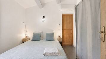 1 Schlafzimmer, Bügeleisen/Bügelbrett, Reisekinderbett, kostenloses WLAN