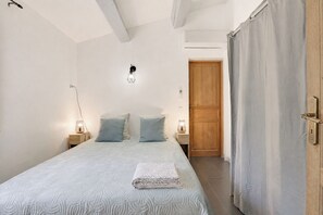 1 camera, ferro/asse da stiro, culla da viaggio, Wi-Fi gratuito
