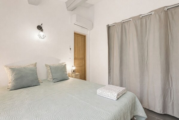 1 bedroom, iron/ironing board, travel crib, free WiFi