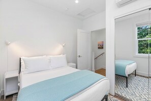 2 室のベッドルーム、アイロン / アイロン台、WiFi、ベッドシーツ