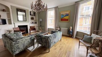 Télévision à écran plat