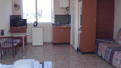 Welcome digital nomads, universal space with studio living accommodations.