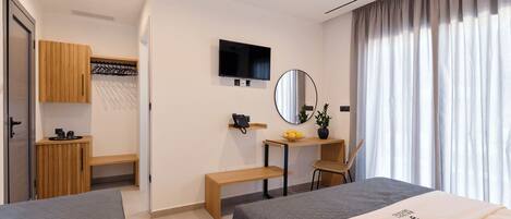 Desk, soundproofing, free WiFi