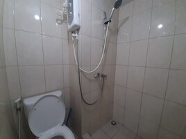 Basic Studio | Soundproofing, free WiFi, bed sheets