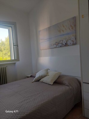 3 bedrooms, iron/ironing board, WiFi, bed sheets - Casamé, it is a complete structure. Cozy nestled in the Mediterranean bush (Villa Castelli)