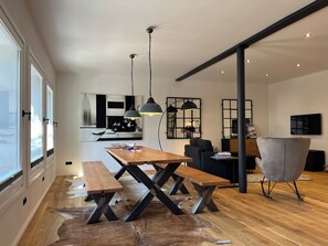 Dining - Loft 1 with large terrace and beach chair (Friedrichstadt)