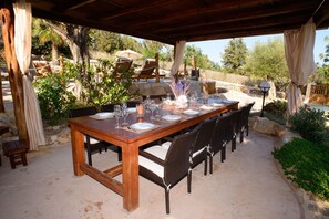 Outdoor dining - Can Vich is a Haven of Peace (Santa Eulària des Riu)