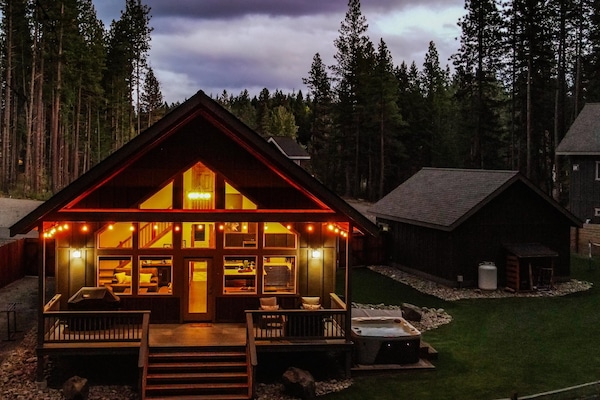 Huge yard and forest views.