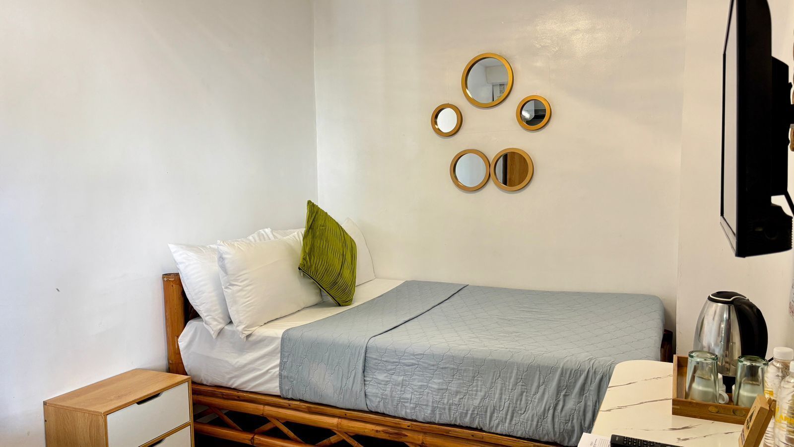 标准房 | 高档床上用品、客房内保险箱、特色装修、笔记本电脑工作区