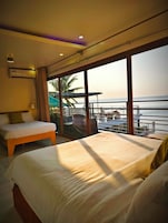 Premium bedding, in-room safe, individually decorated, laptop workspace