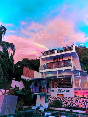 Fachada de la propiedad