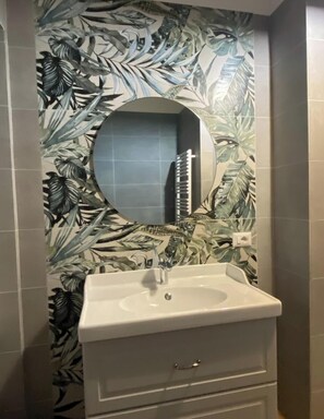 Classic Room | Bathroom | Free toiletries, hair dryer - Domus damore (Naples)