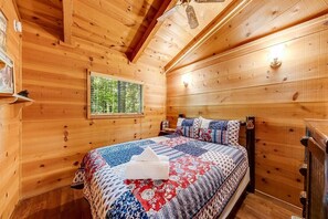 2 bedrooms, free WiFi - Bear Ridge Cabin |Pet-Friendly| 2 BR (Sautee Nacoochee)