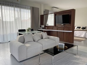 Villa With Private Pool,A1 | Oleskelualue | Älytelevisio