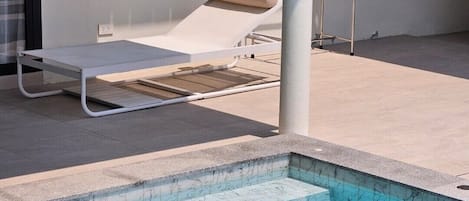 Private pool