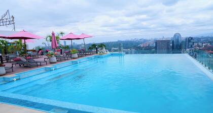 Exquisite 2BD at skynest residences with heated rooftop pool