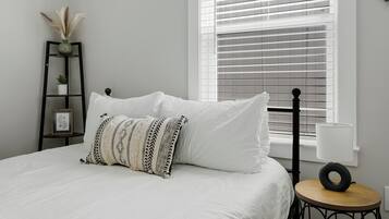 3 bedrooms, iron/ironing board, WiFi