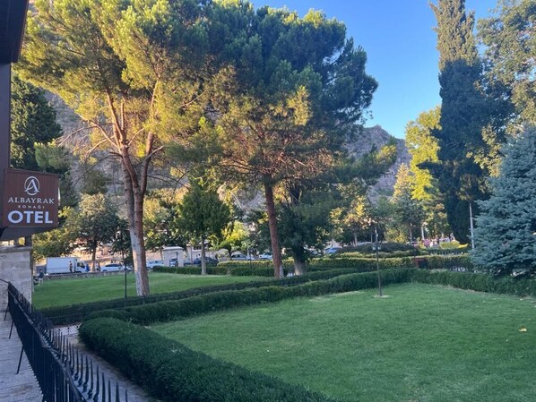 Kolmen hengen comfort-huone, 1 makuuhuone, tupakointi kielletty, kaupunkinäköala | Näkymä huoneesta