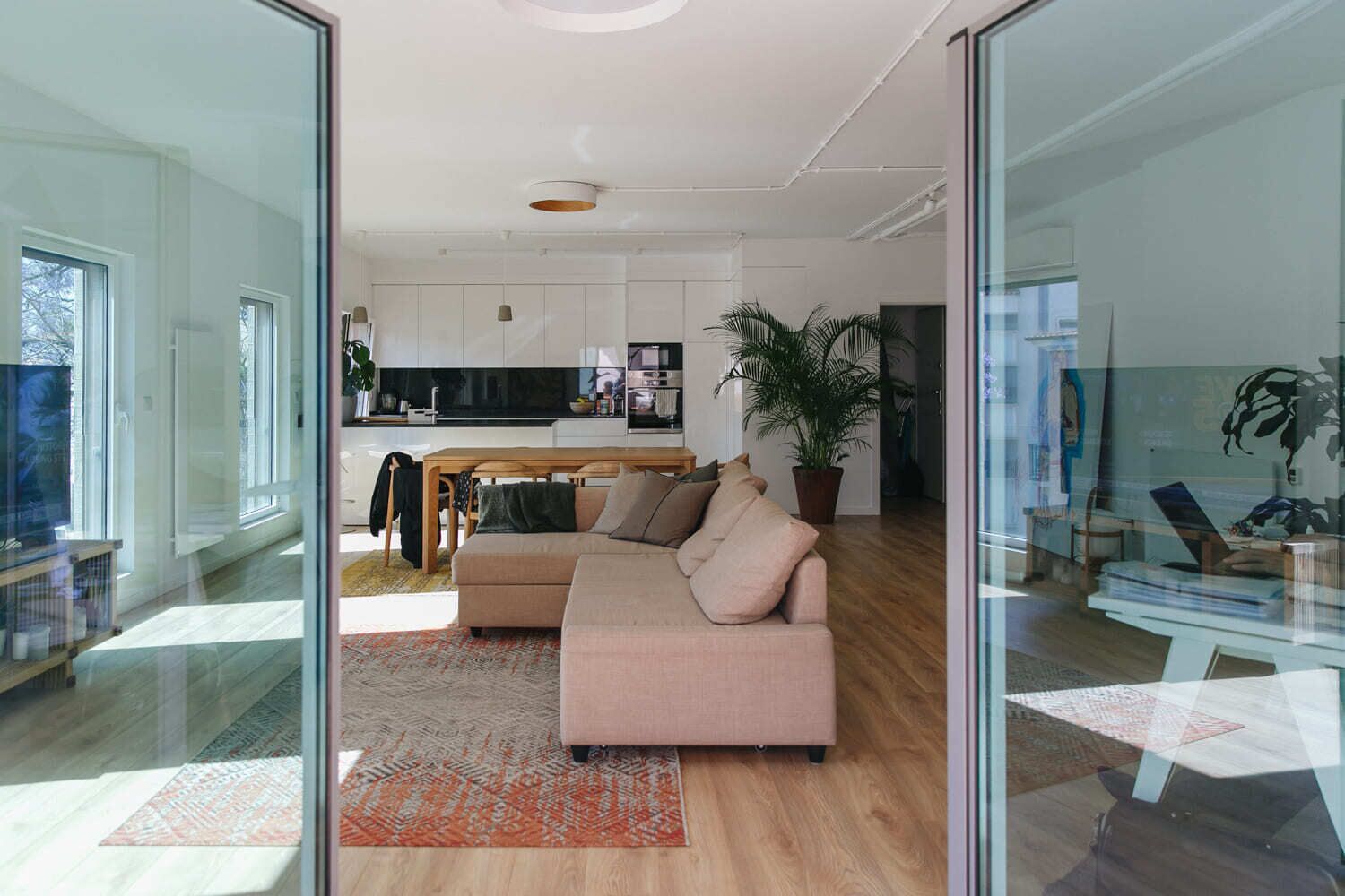 تلفزيون ذكي، ستيريو، طابعة