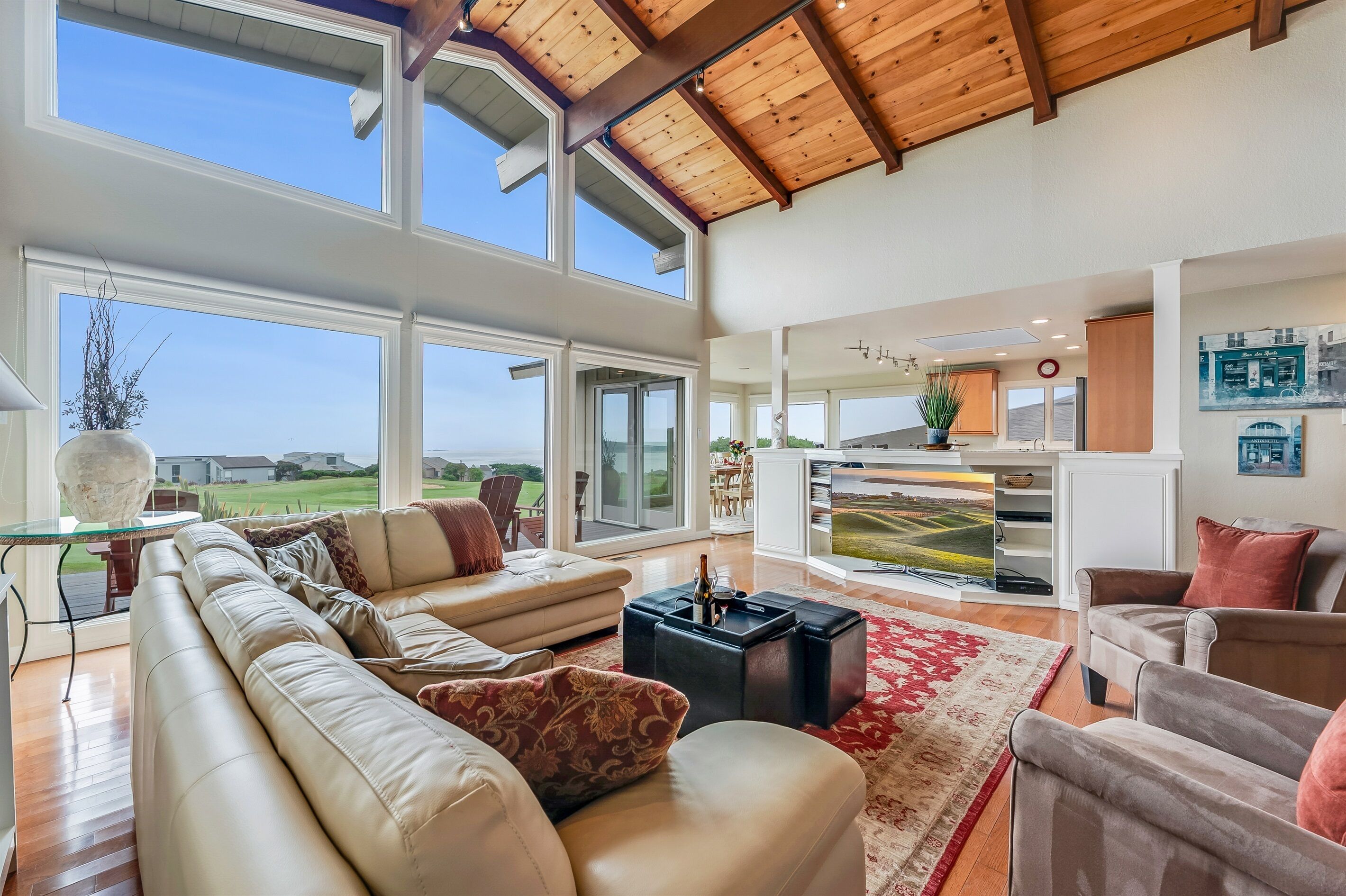 Birdie House - Wide Ocean Views and Fireplace on 10th green. Walk to the beach!