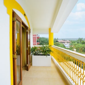 Junior Suite, City View | Balcony view