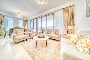 TV - Charming 3BR at 17 Icon Bay Dubai Creek Harbour by Deluxe Holiday Homes (Dubai)