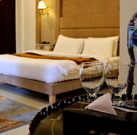 Sistema de insonorización, tabla de planchar con plancha y wifi gratis