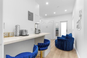 Interior - Hot Location-New Studio for 2-Beach-Margaritaville (Hollywood)