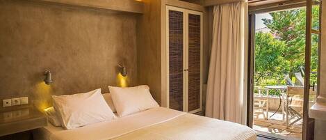 1 bedroom, Egyptian cotton sheets, premium bedding, pillowtop beds